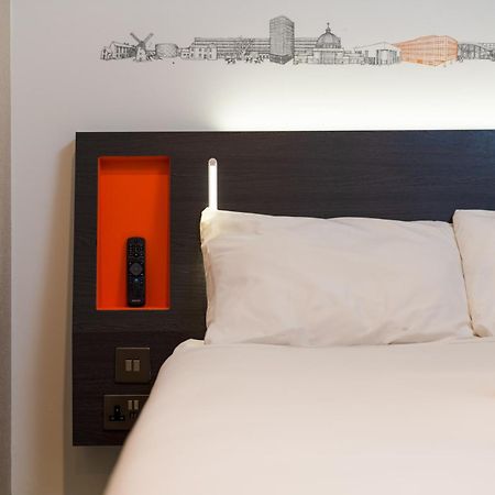 easyHotel Milton Keynes Eksteriør billede