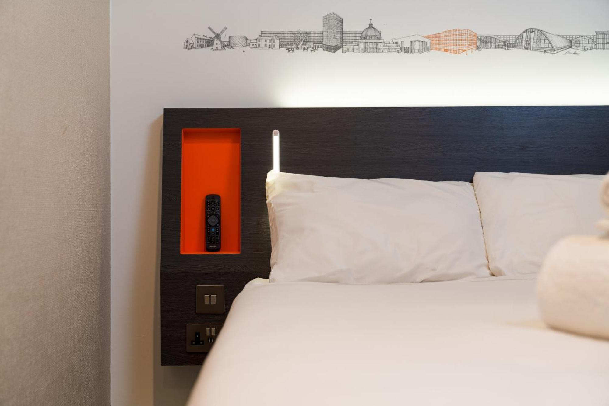 easyHotel Milton Keynes Eksteriør billede