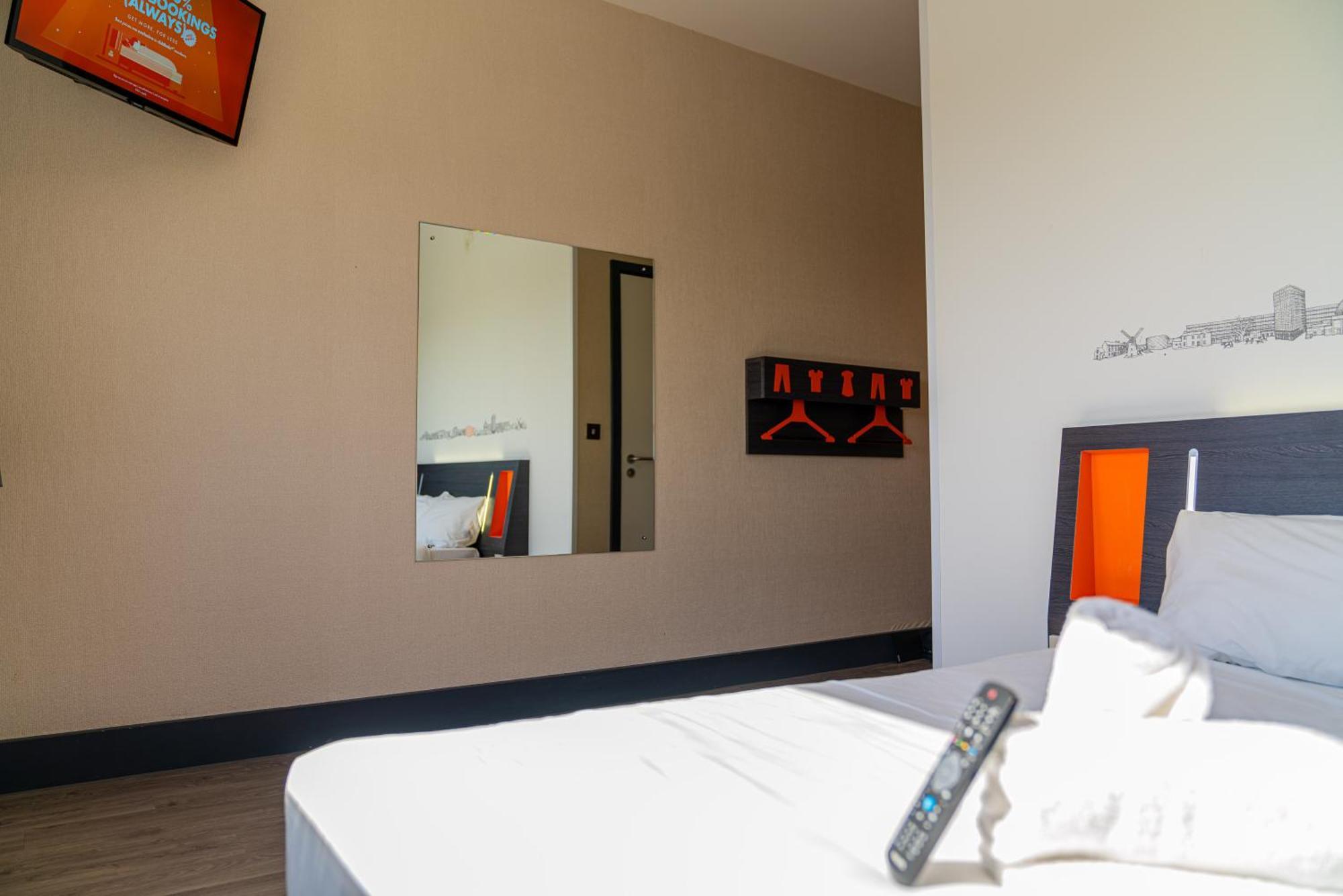 easyHotel Milton Keynes Eksteriør billede