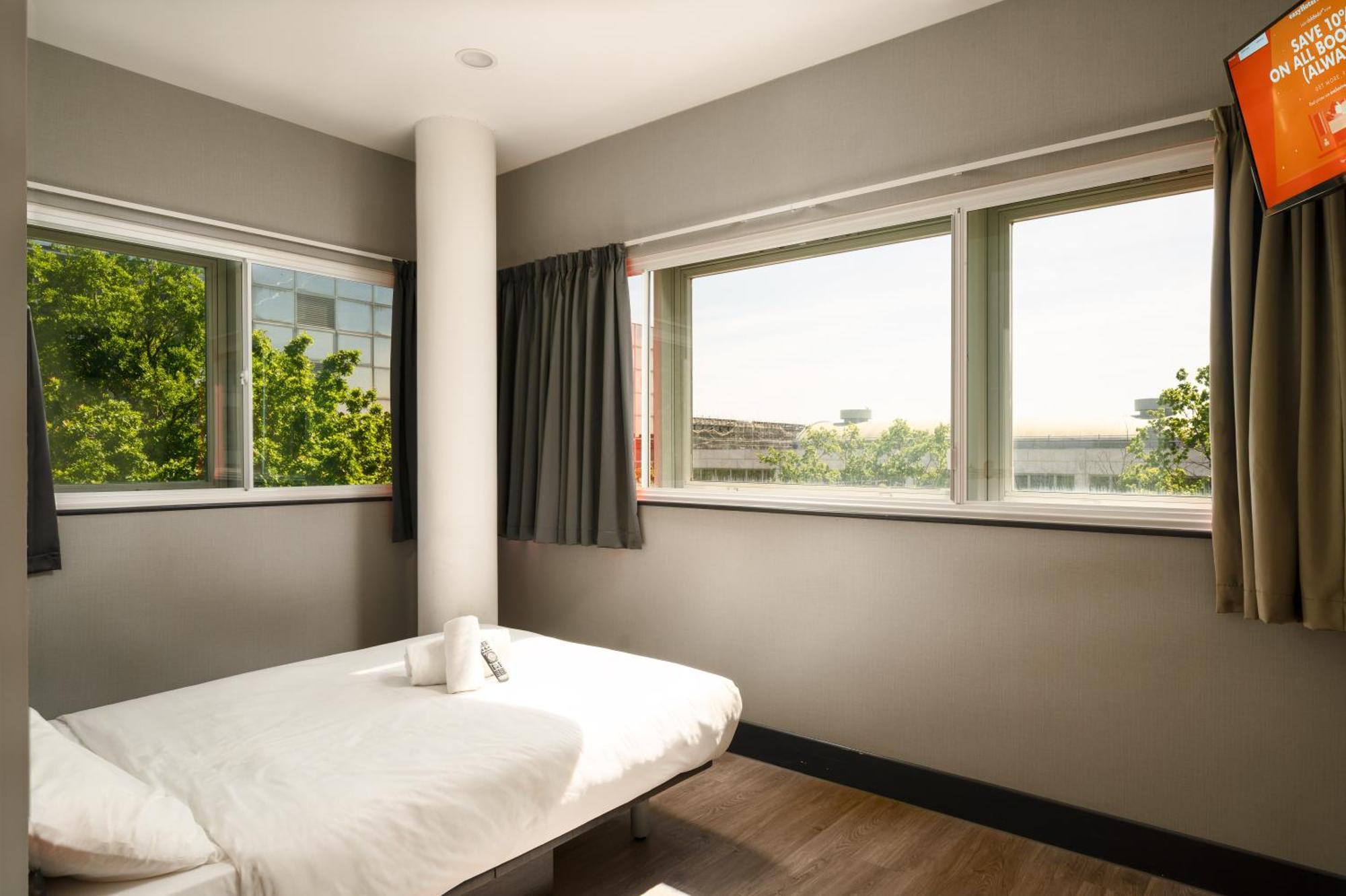 easyHotel Milton Keynes Eksteriør billede