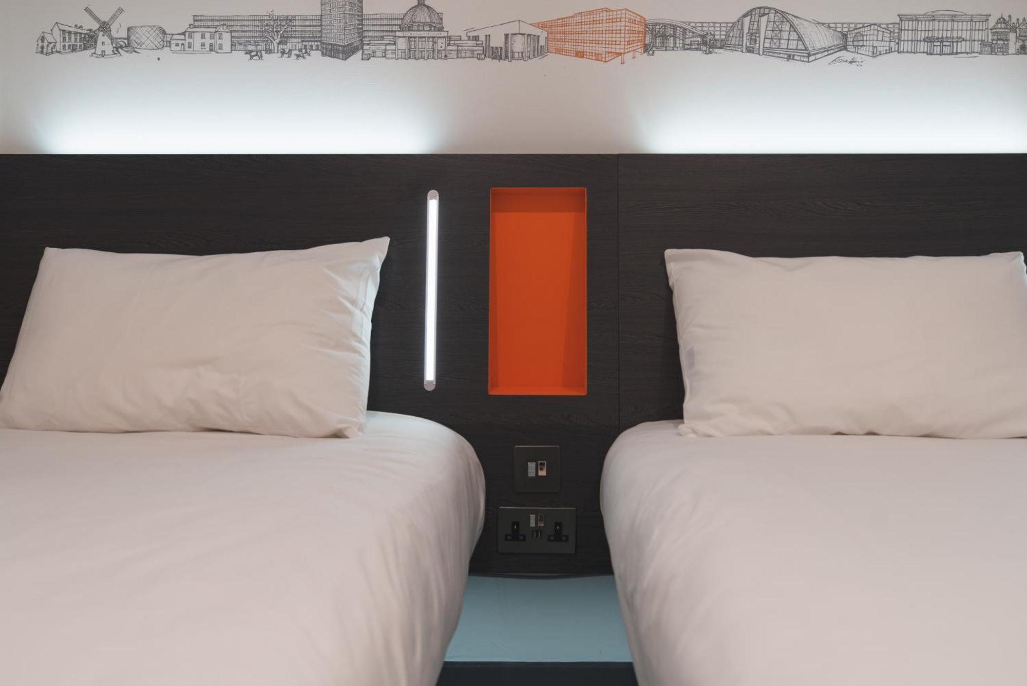 easyHotel Milton Keynes Eksteriør billede