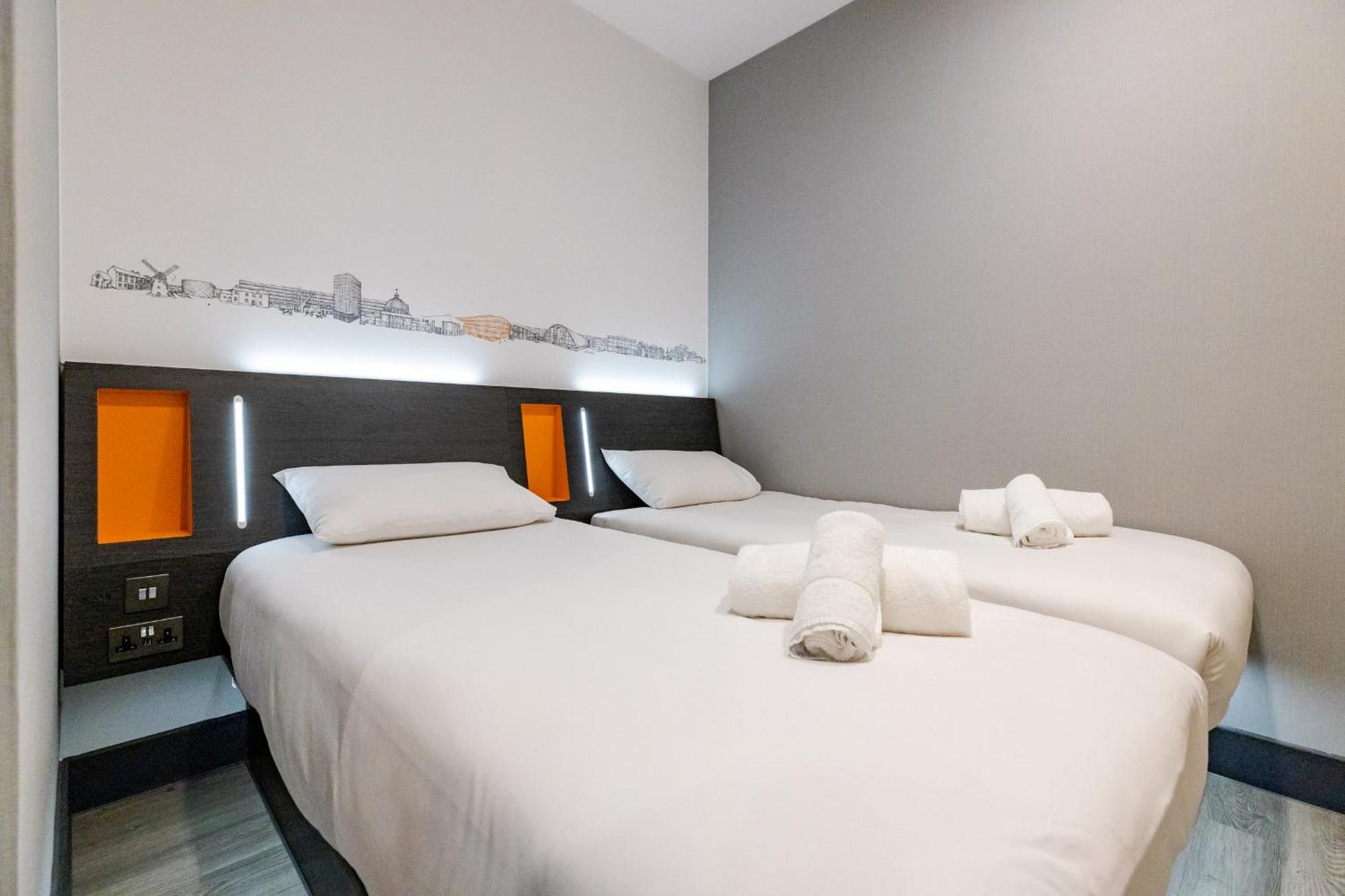 easyHotel Milton Keynes Eksteriør billede