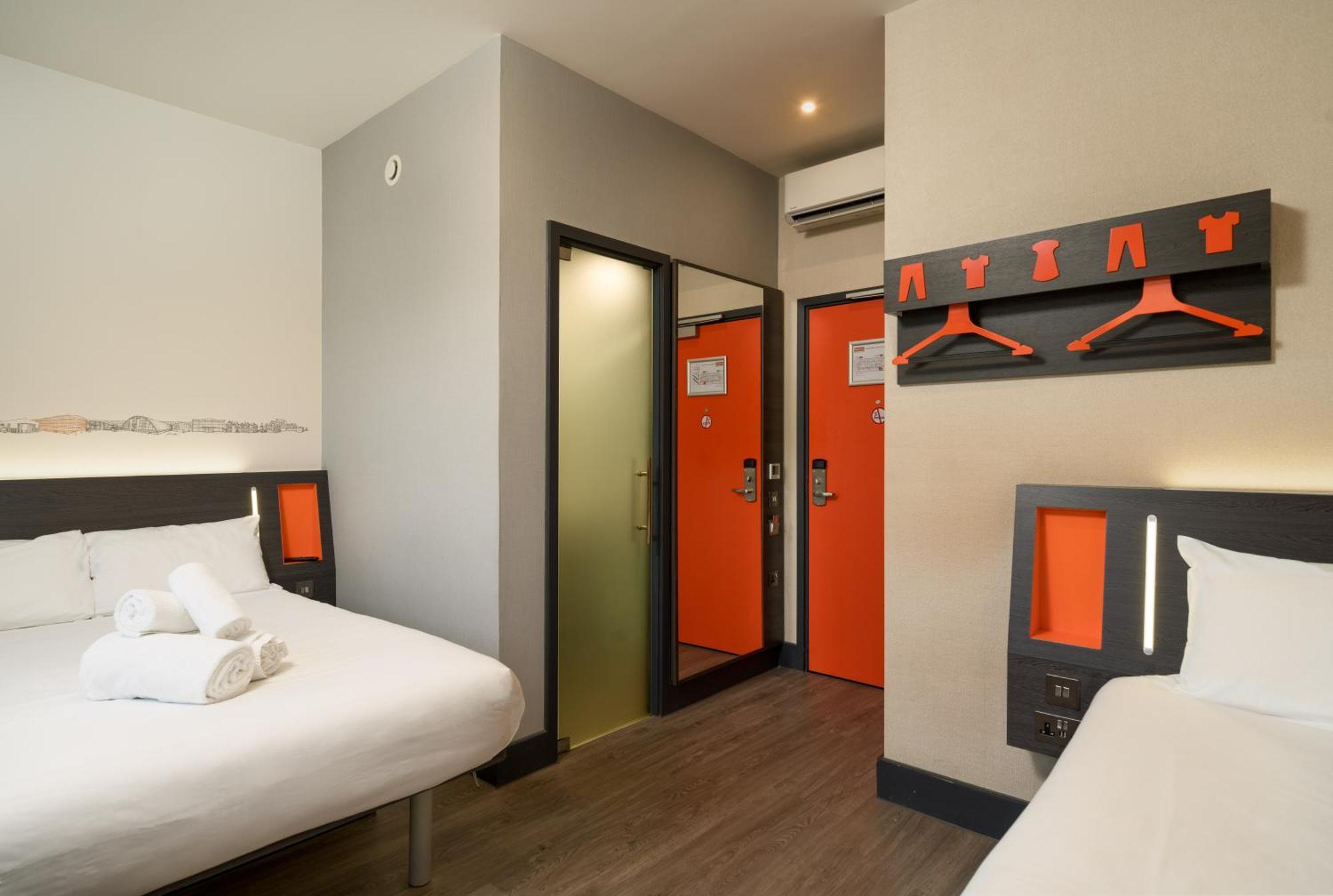 easyHotel Milton Keynes Eksteriør billede
