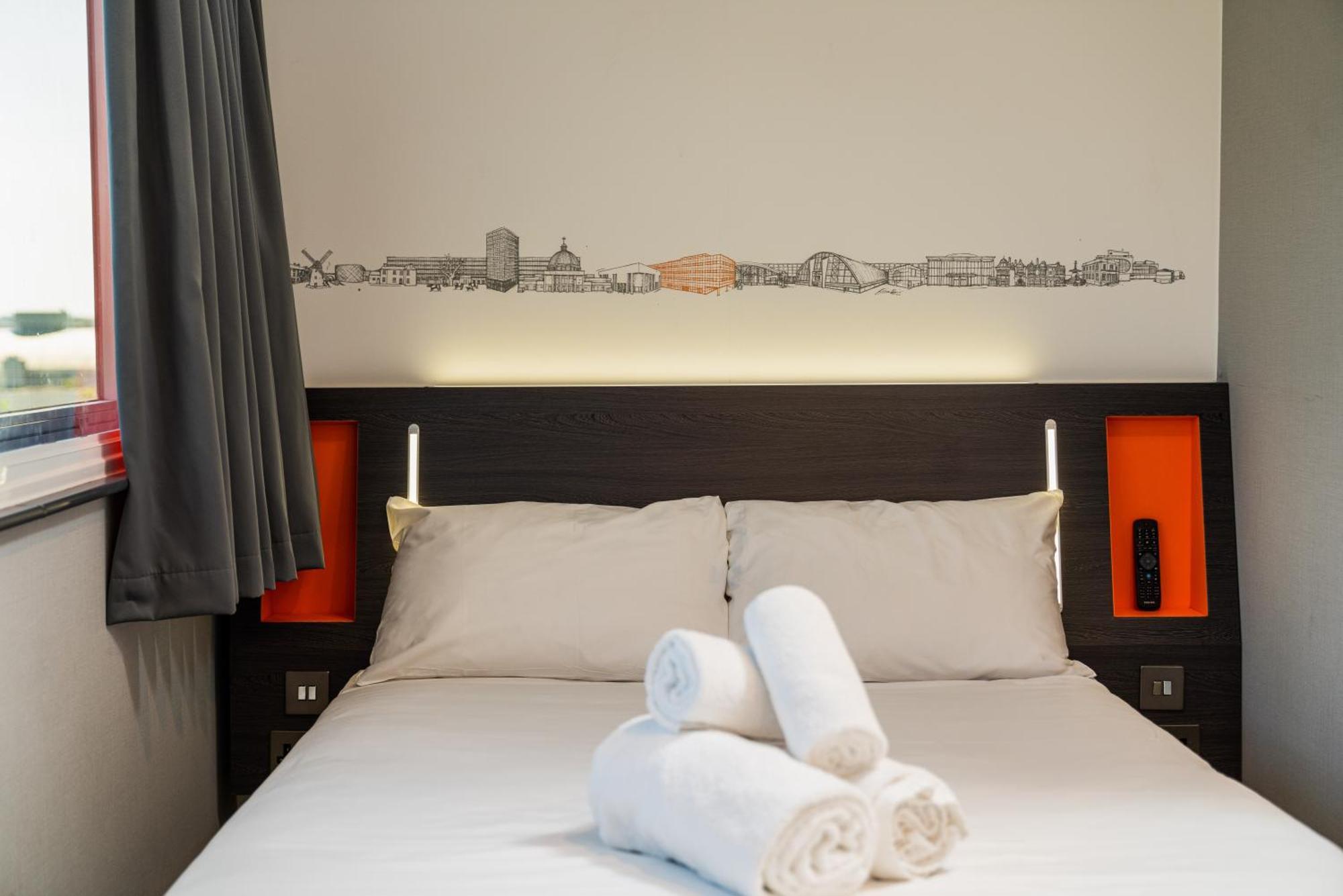 easyHotel Milton Keynes Eksteriør billede
