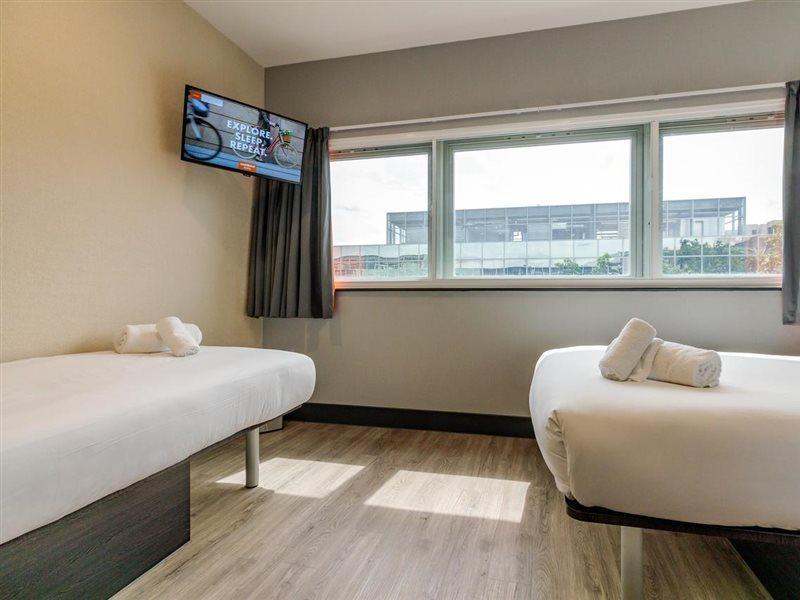 easyHotel Milton Keynes Eksteriør billede